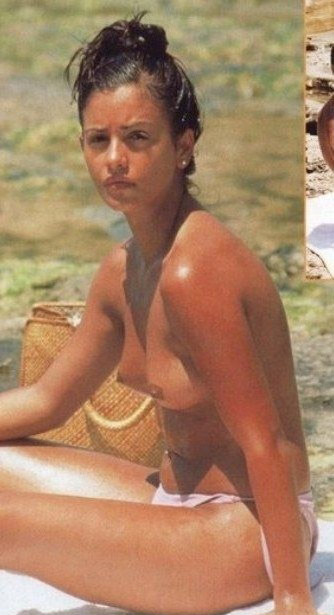 Penélope Cruz nude. Photo - 8