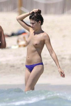 Úrsula Corberó nude. Photo - 10