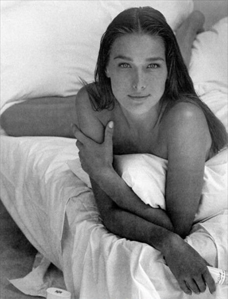 Carla Bruni nude. Photo - 26