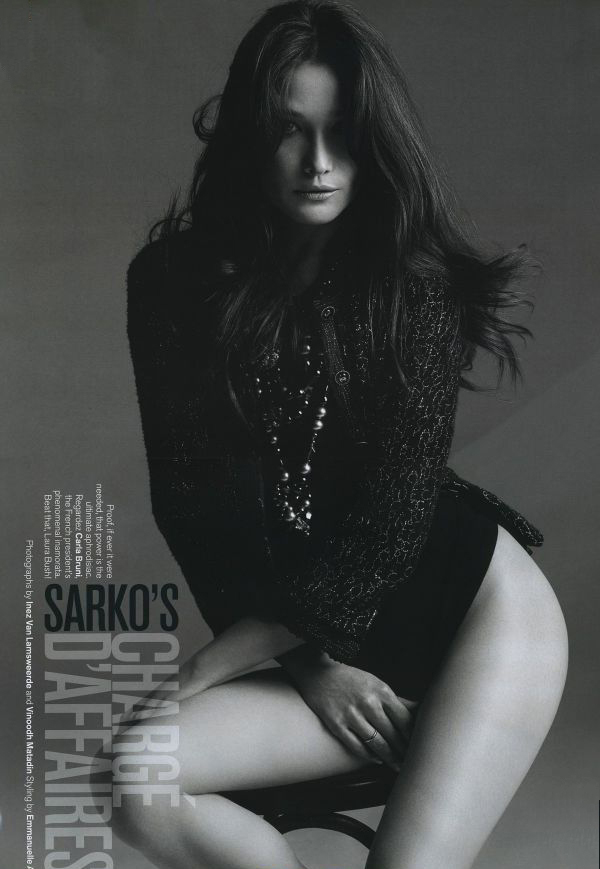 Carla Bruni nude. Photo - 3