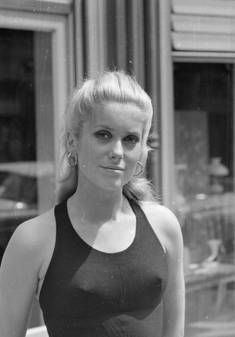 Catherine Deneuve nude. Photo - 19