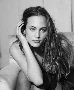 Nora Arnezeder nude. Photo - 3