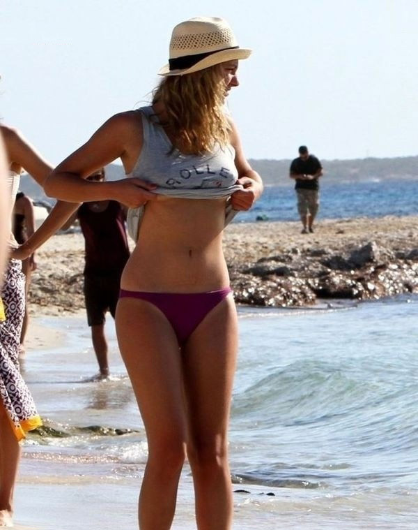 Nora Arnezeder nude. Photo - 5