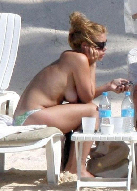 Billie Piper nude. Photo - 2
