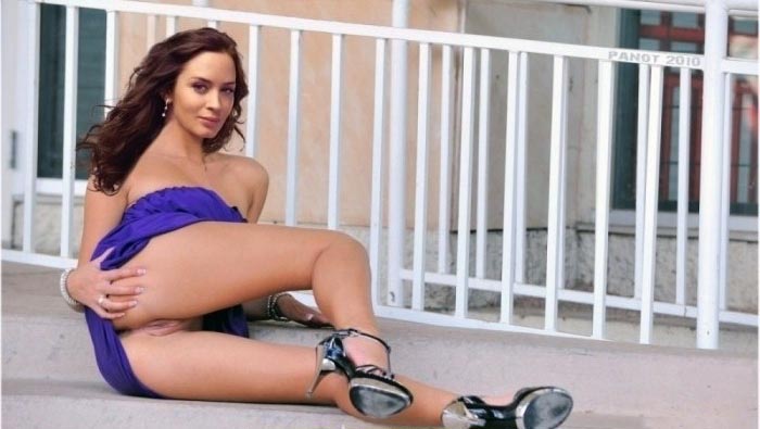 Emily Blunt nude. Photo - 24