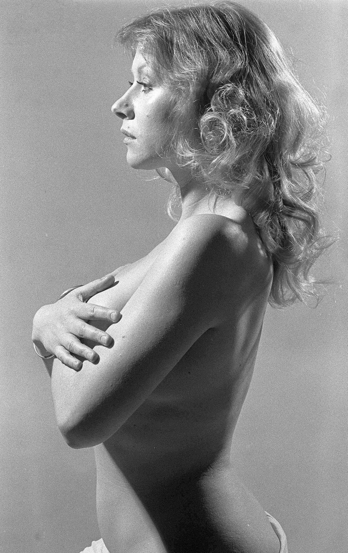 Helen Mirren nude. Photo - 36