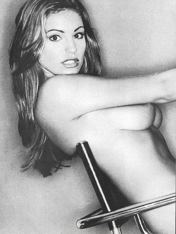 Kelly Brook nude. Photo - 19