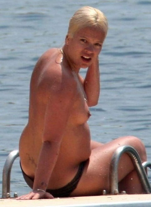 Lily Allen nude. Photo - 10