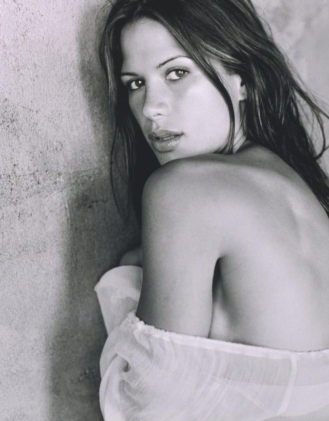 Rhona Mitra nude. Photo - 29