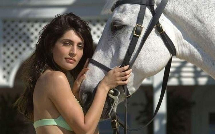 Caterina Murino nude. Photo - 1