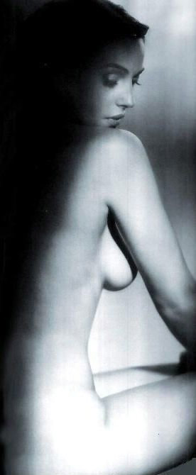 Monica Bellucci nude. Photo - 11