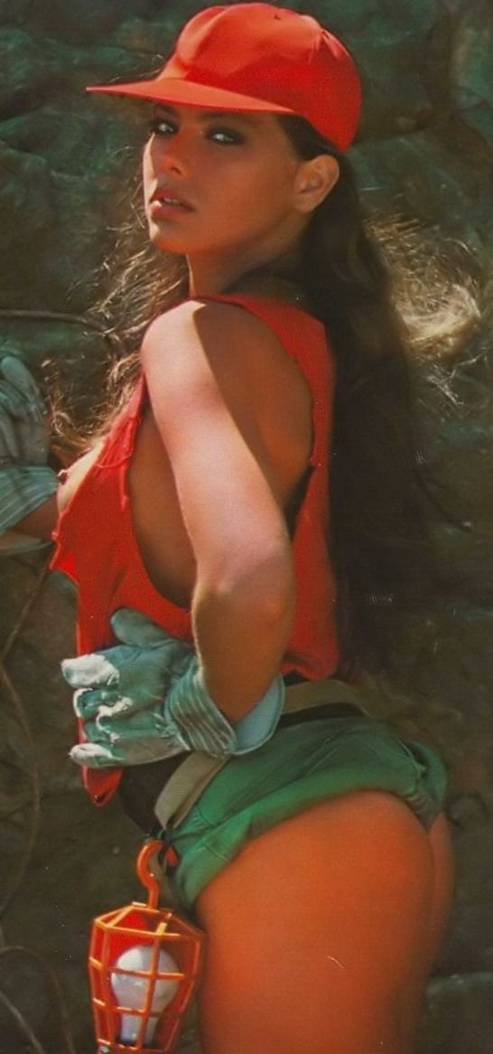 Ornella Muti nude. Photo - 2