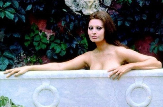 Sophia Loren nude. Photo - 6