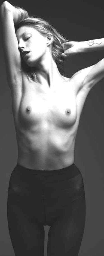 Anja Rubik nude. Photo - 13