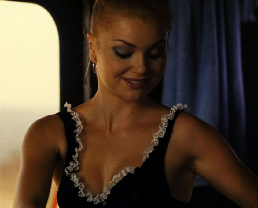 Izabella Miko nude. Photo - 39