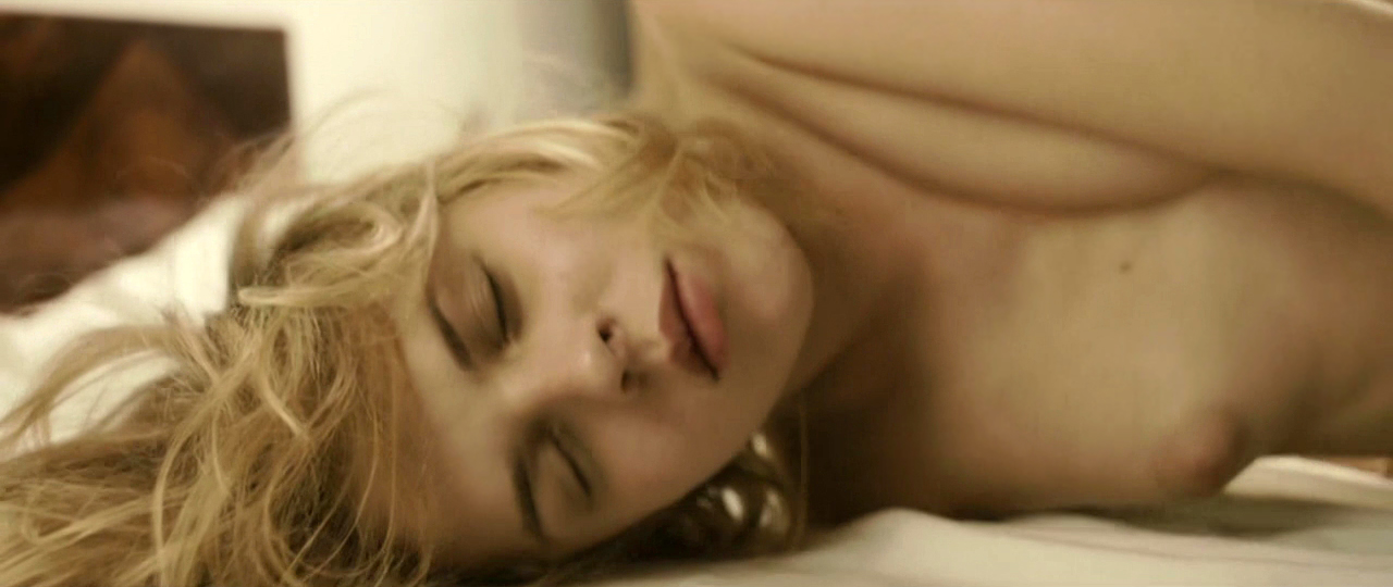 Magdalena Berus nude. Photo - 3