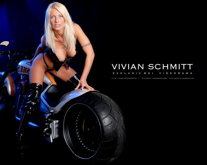 Vivian Schmitt nude. Photo - 4