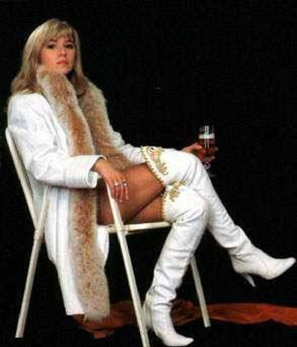 Alena Apina nude. Photo - 8