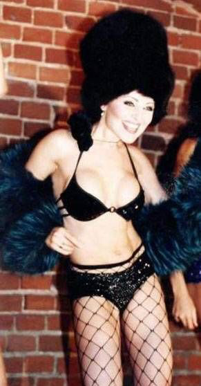 Anjelika Varum nude. Photo - 1