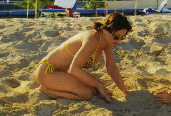 Anjelika Varum nude. Photo - 5