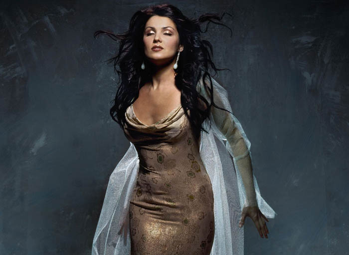 Anna Netrebko nude. Photo - 15