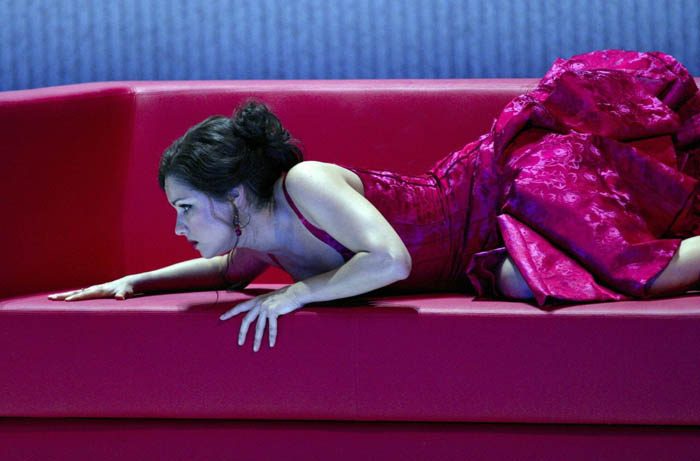 Anna Netrebko nude. Photo - 16