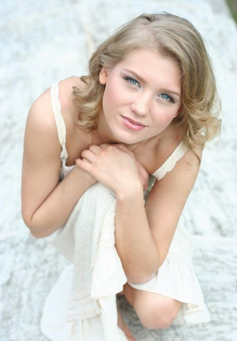 Kristina Asmus nude. Photo - 9