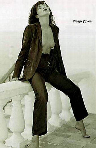 Lada Dens nude. Photo - 4