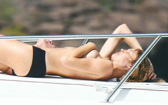 Natalia Vodianova nude. Photo - 17