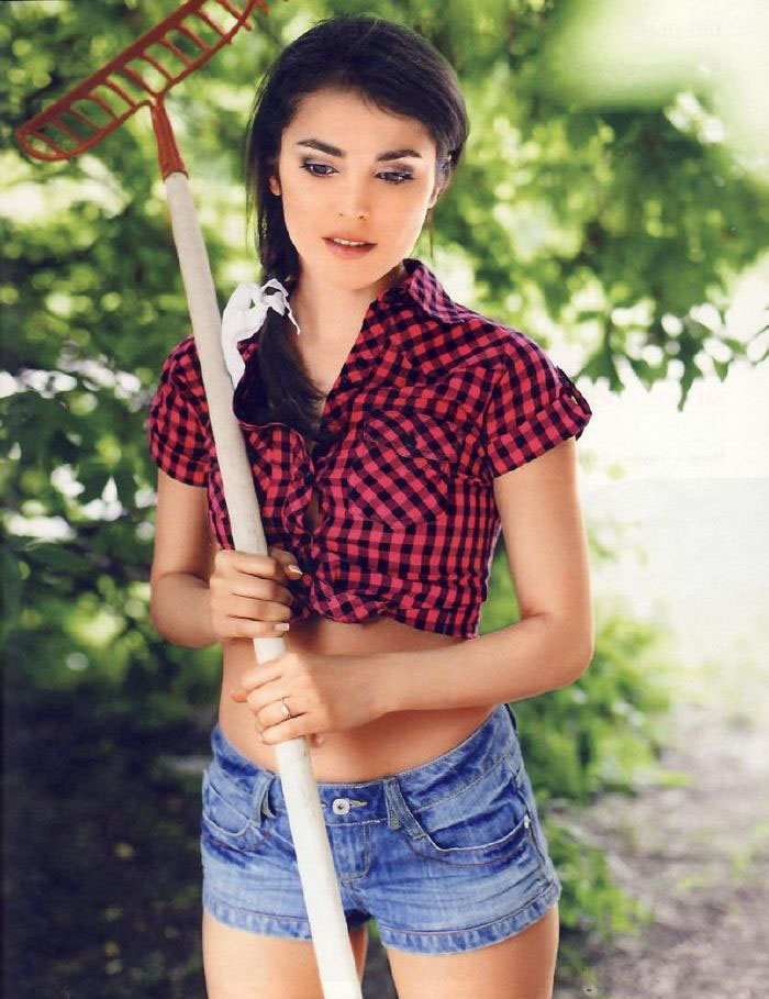 Sati Kazanova nude. Photo - 39