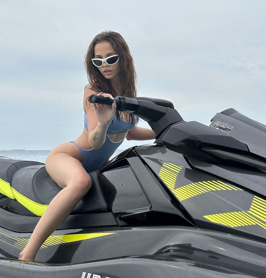 Valya Karnaval nude. Photo - 117