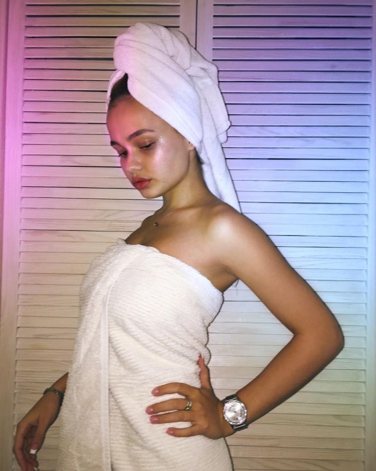 Valya Karnaval nude. Photo - 64