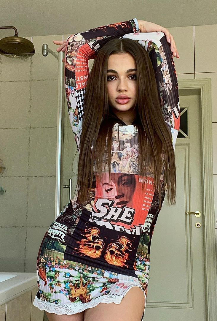 Valya Karnaval nude. Photo - 88