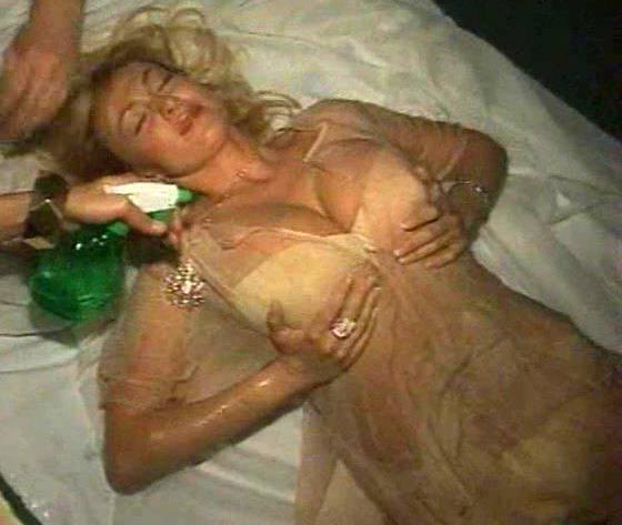 Yana Rudkovskaya nude. Photo - 16