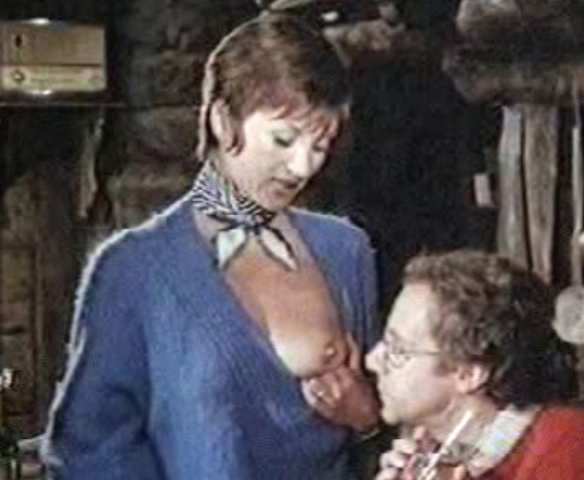 Barbara Bouchet nude. Photo - 3