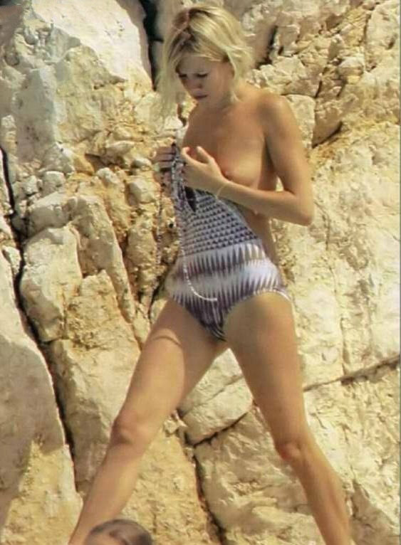 Sienna Miller nude. Photo - 13