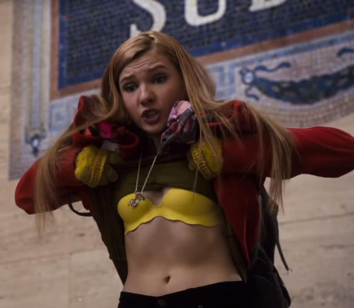 Abigail Breslin nude. Photo - 20