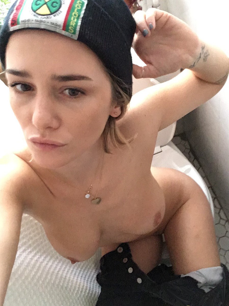 Addison Timlin nude. Photo - 5