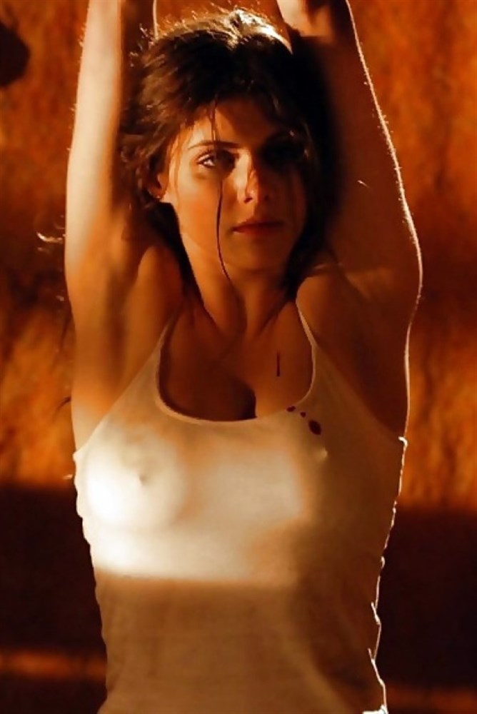Alexandra Daddario nude. Photo - 24
