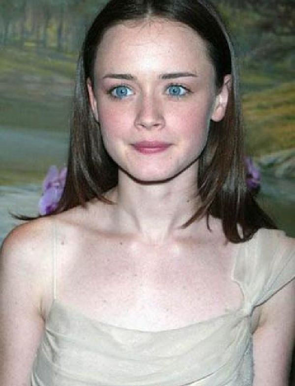 Alexis Bledel nude. Photo - 1