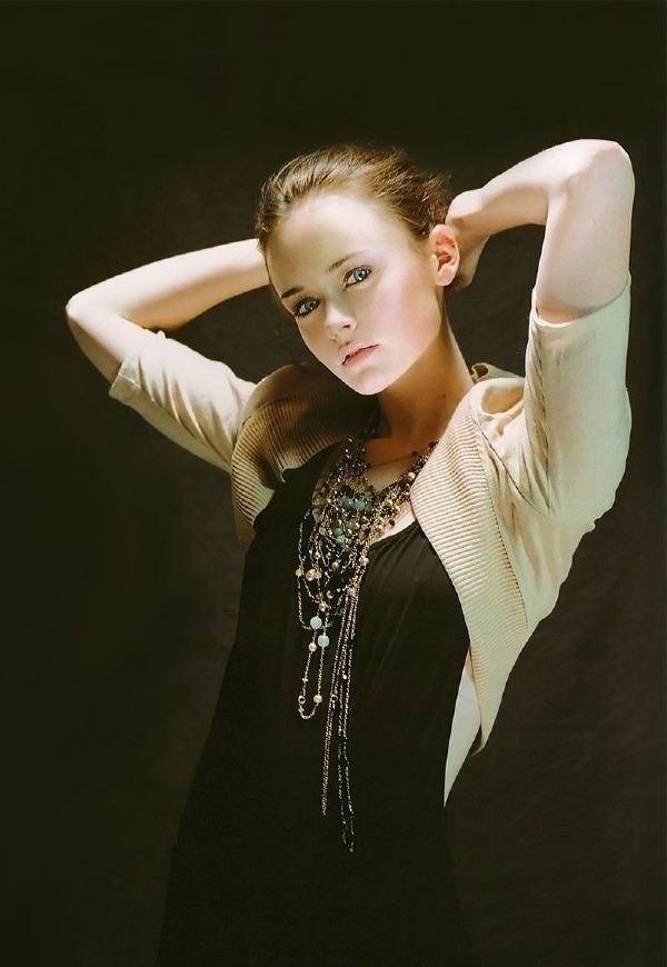 Alexis Bledel nude. Photo - 22