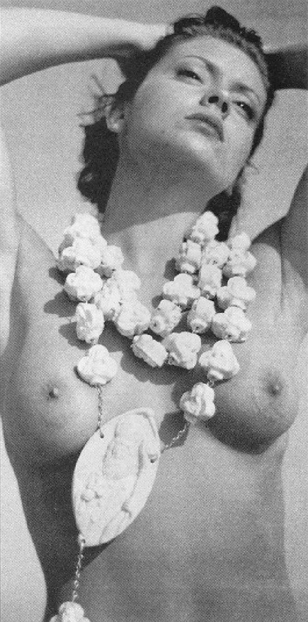 Alyssa Milano nude. Photo - 12