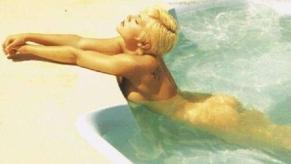 Alyssa Milano nude. Photo - 24