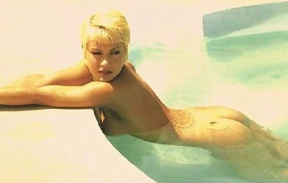 Alyssa Milano nude. Photo - 25