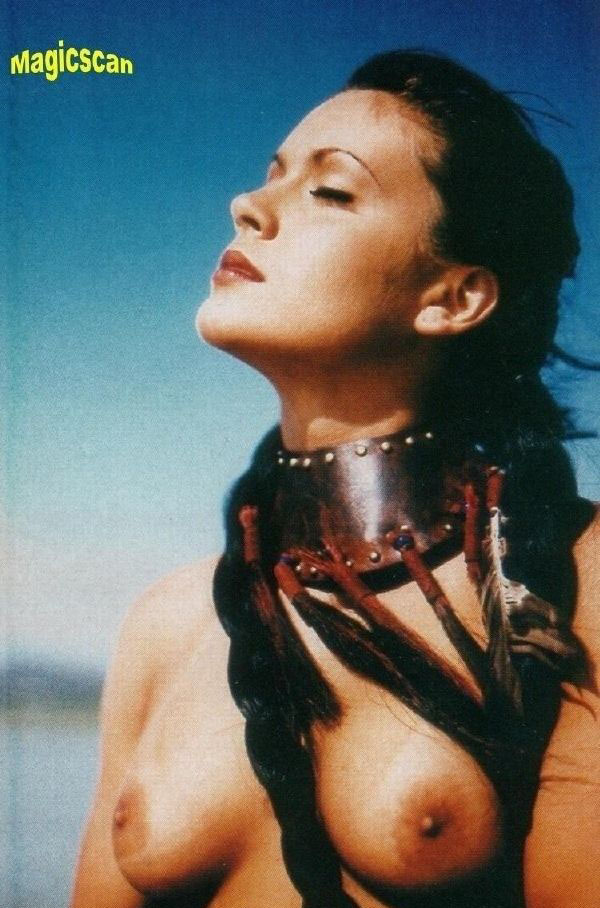 Alyssa Milano nude. Photo - 5