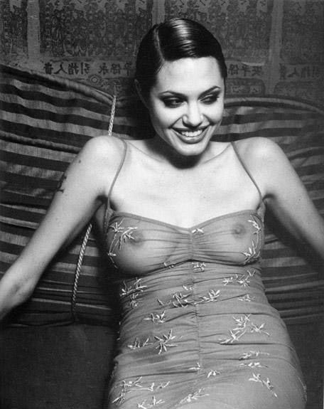 Angelina Jolie nude. Photo - 9