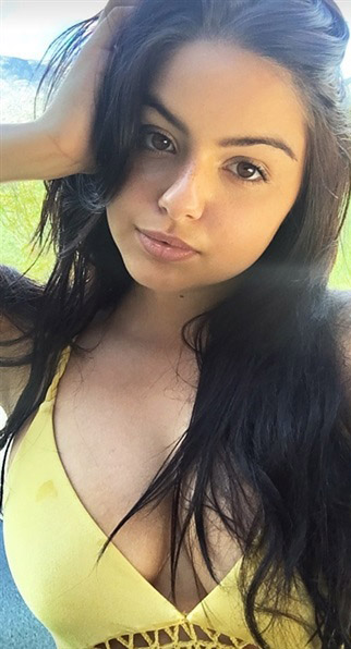 Ariel Winter nude. Photo - 19