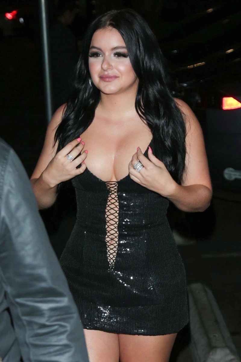 Ariel Winter nude. Photo - 49