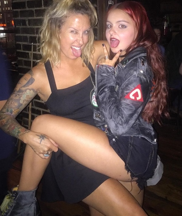 Ariel Winter nude. Photo - 8