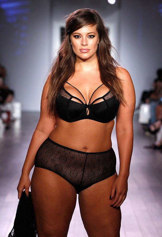 Ashley Graham nude. Photo - 30